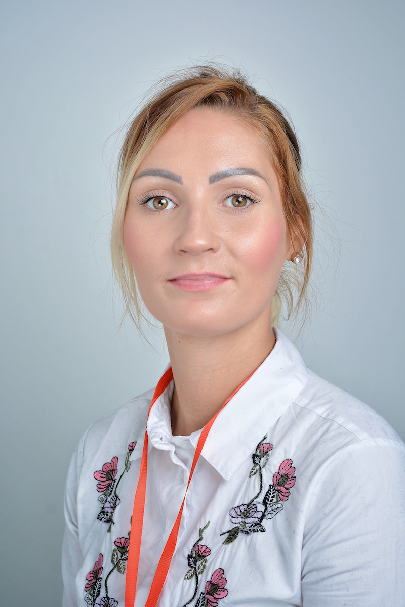 Anika Płaczek : Asystent