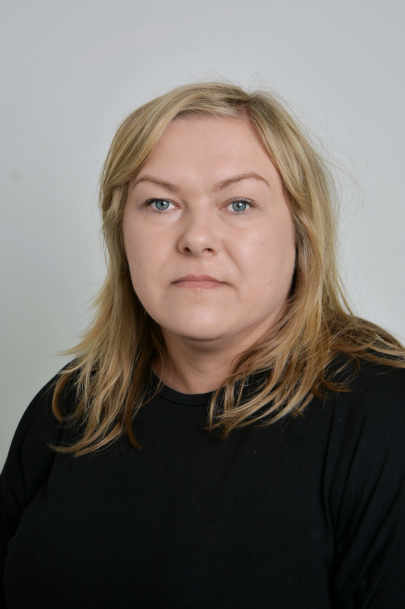 Małgorzata Czernecka : Asystent